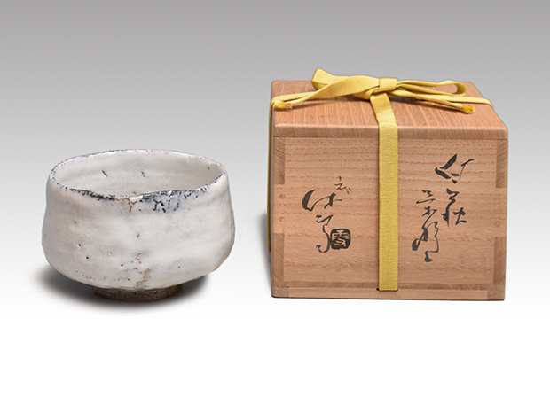 茶道具　萩焼　十代　三輪休雪作　白萩茶碗　共箱　V　R7278 白萩茶碗 十一代 三輪休雪(壽雪)造 共箱 | 古美術ささき