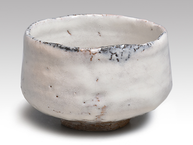 3/18までのお値下げ✨　萩焼　三輪窯　第九代　三輪雪堂？　茶碗　茶道具 白萩茶碗 十一代 三輪休雪(壽雪)造 共箱 | 古美術ささき