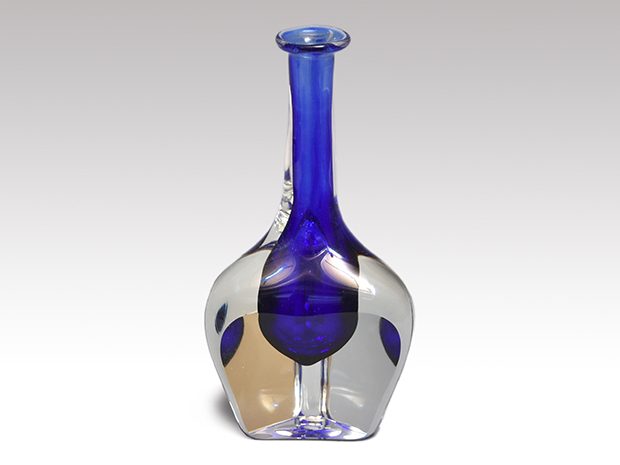 岩田久利作　清流　ガラス工芸 岩田久利(作) 銘「映」 1982年作 共箱 | 古美術ささき