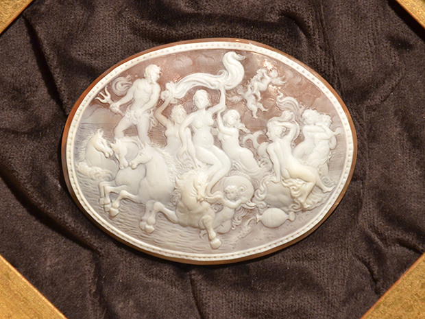 イタリア シェルカメオ 額 ギリシャ神話 有名百貨店販売 美品 | 古美術