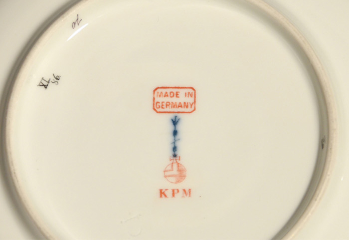 ベルリン王立磁器製陶所（KPM） 花文 金彩 ティーカップ＆ソーサー 1913年