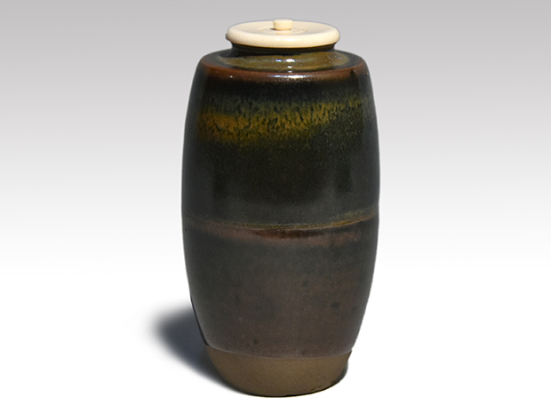 楽天市場】【茶器/茶道具 茶入（お濃茶器）】 肩衝茶入（肩付茶入） 瀬戸釉 仲川竜次作 仕服：四君子 梅縞 正倉院孔雀紋 吉祥紋蜀江錦 大黒屋金襴  二人静 藤種 縞笹蔓金襴 菊花鳳凰文 : いまや茶の湯日本茶・今屋静香園