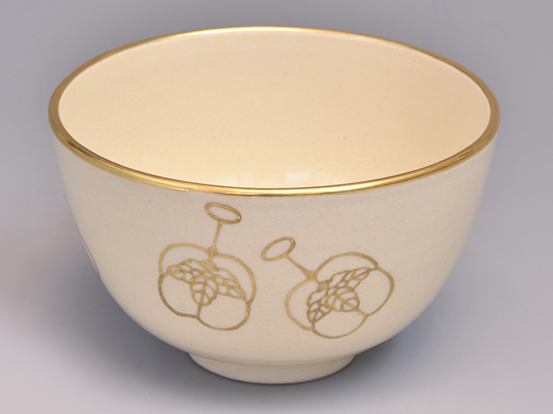 茶道具　琴浦窯　和田桐山造　花文　茶碗　共箱　C　5234 茶道具 琴浦窯 和田桐山造 花文 茶碗 共箱 C 5234