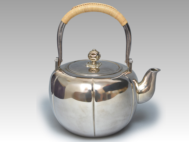 純銀 平安 四世 秦蔵六（造）阿古蛇 銀瓶 498g | 古美術ささき