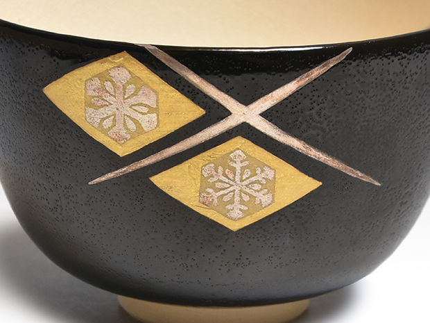 茶道具　京焼　清閑寺窯　杉田祥平造　国司茄子　茶入　仕覆付　共箱　V　8093 清閑寺窯 三代 杉田祥平(作) 色絵仁清黒地雪の華画 茶碗 共箱