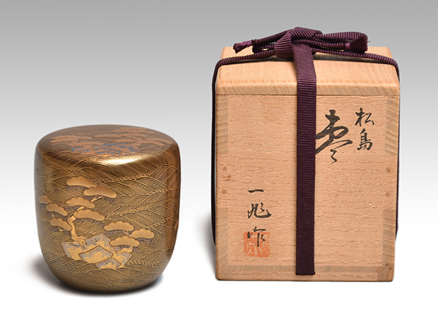 茶道具　棗　金地菊　蒔絵　「一后一兆」作 茶道具 棗 金地菊 蒔絵 「一后一兆」作 - メルカリ