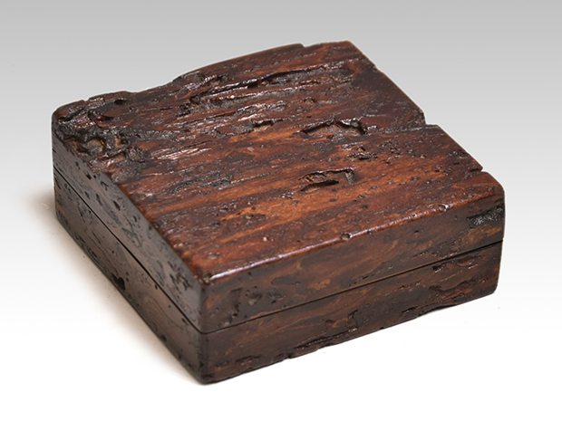 中国古美術・旧蔵の磁器・如意両耳瓶・14x22cm・置物・書道・茶道具・文房具 中国古美術・旧蔵の磁器・如意両耳瓶・14x22cm・置物・書道