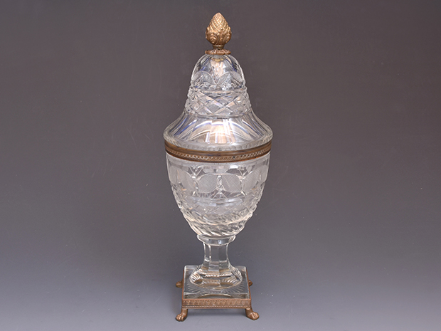 英国 アンティーク カットガラス ブロンズ枠 彫刻 蓋付杯 1900年頃
