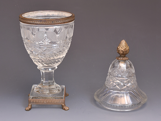 英国 アンティーク カットガラス ブロンズ枠 彫刻 蓋付杯 1900年頃
